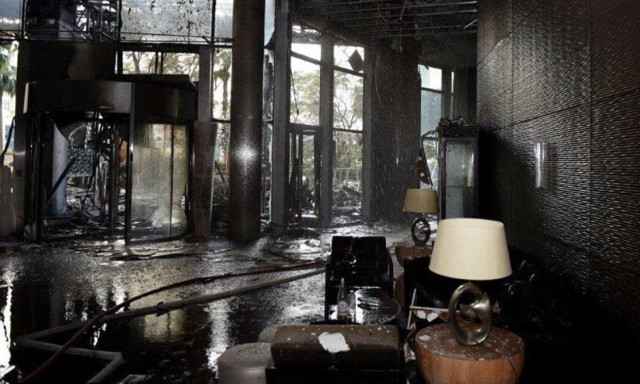 Συγκλονίζουν οι φωτογραφίες από τον φλεγόμενο ουρανοξύστη στο Ντουμπάι (pics+vid)