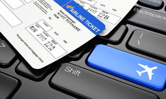 Προσοχή! Γιατί δεν πρέπει να «ποστάρετε» το αεροπορικό σας εισιτήριο στο Facebook