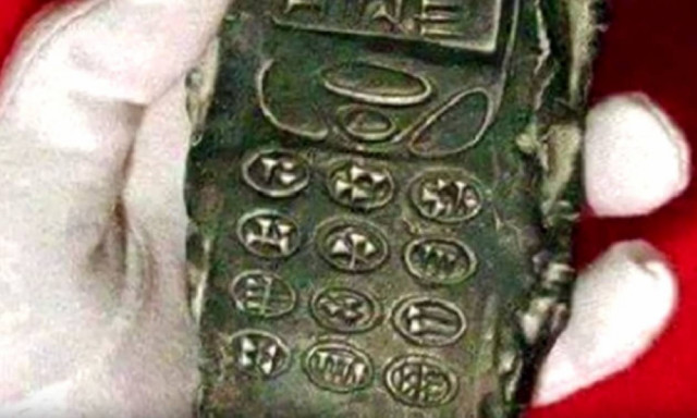 Ανακάλυψαν κινητό τηλέφωνο 800 ετών; (video+photos)
