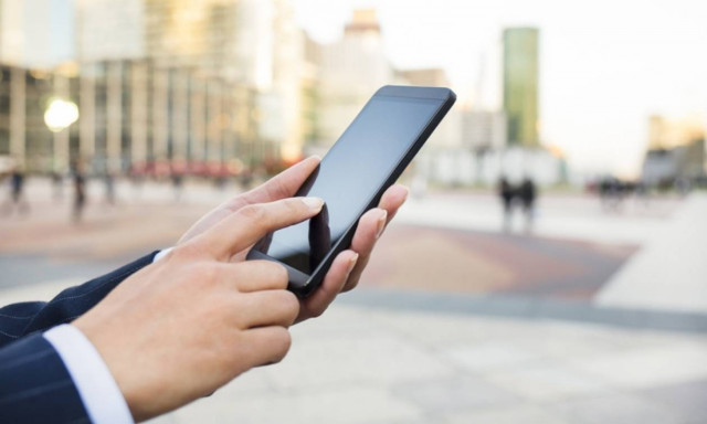 Αυστραλός υπουργός αποκάλεσε δημοσιογράφο «τρελή μάγισσα» σε λάθος sms