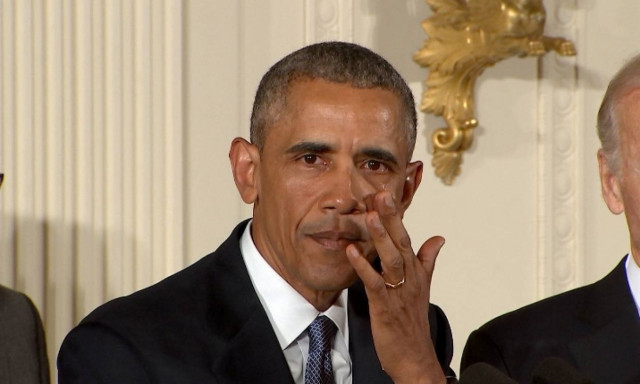 Τα δάκρυα του Ομπάμα για τα παιδιά που σκοτώνονται από όπλα (pic+vid)