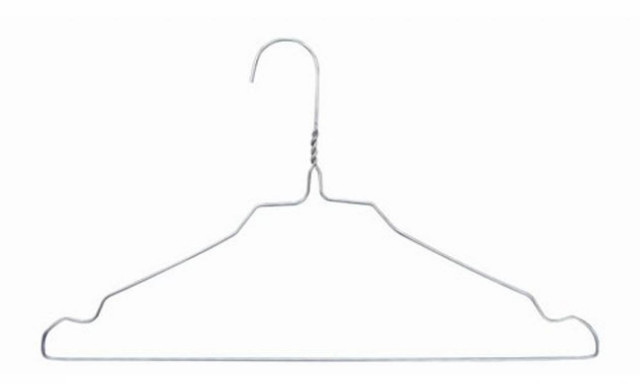 Κόβει το κάτω μέρος κρεμάστρας και αυτό που φτιάχνει θα σας αφήσει άφωνους