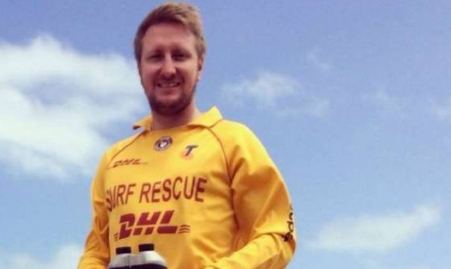 ABC: Ναυαγοσώστης από την Μελβούρνη στο πλευρό των προσφύγων στη Λέσβο