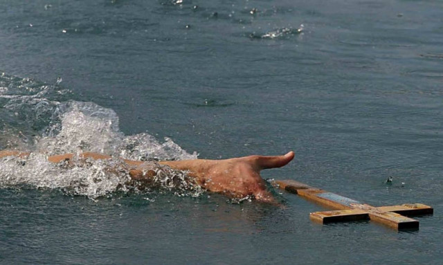 Θεοφάνεια: Τι γιορτάζουμε σήμερα (6/1) - Ήθη και έθιμα (pics+vid)