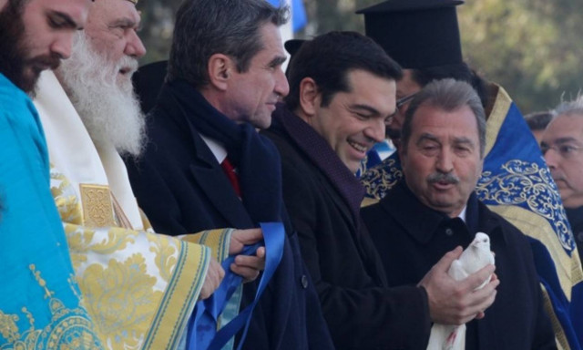 Θεοφάνεια 2016 – Γιατί δεν θα παραστεί ο Τσίπρας στον αγιασμό υδάτων στον Πειραιά;