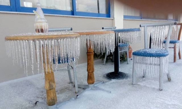 Έβρος: Εντυπωσιακές φωτογραφίες από το παγωμένο Τελωνείο των Κήπων