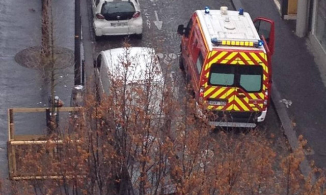 Επίθεση Παρίσι: Ζωσμένος με εκρηκτικά ο άνδρας που επιχείρησε να εισβάλει σε αστυνομικό τμήμα