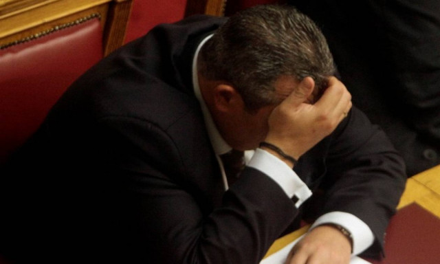 Σταμάτα ό,τι κάνεις: Ο Καμμένος είναι ο… Σάντα Κλάους!!!