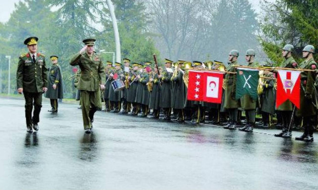 Χουριέτ:Τι συζήτησαν ο Αμερικανός στρατηγός και ο αρχηγός Τουρκικού Στρατού