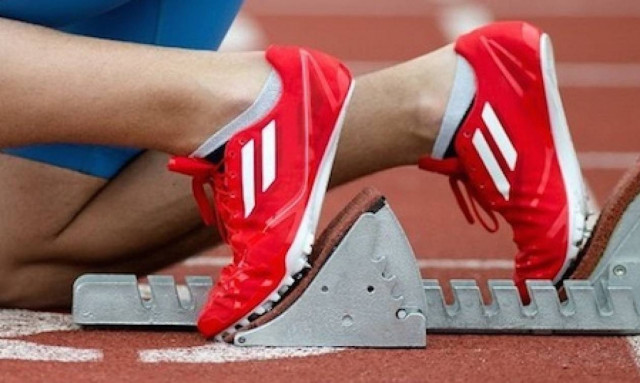 Πώς να διώξετε τη δυσάρεστη μυρωδιά από τα αθλητικά σας με ένα απίθανο κόλπο