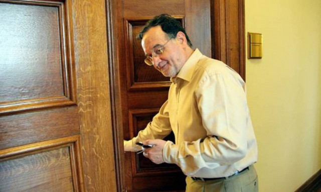 Διμέτωπη επίθεση Λαφαζάνη σε Τσίπρα και Μητσοτάκη