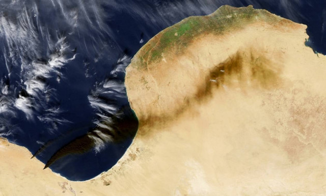 Συγκλονιστικές Φωτογραφίες: Ορατές από το διάστημα οι φλόγες από επιθέσεις του ISIS (Pics)