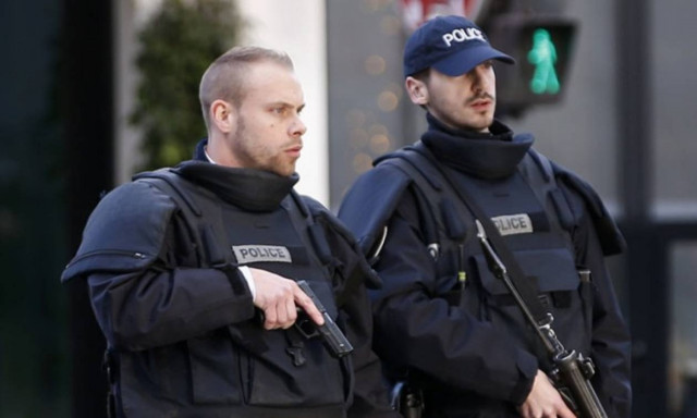 Συναγερμός στη Γαλλία για βόμβα σε σχολείο (Pics & Vid)