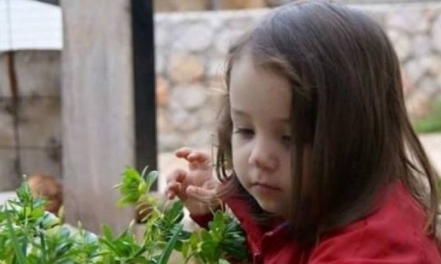 Συγκλονίζουν οι μαντινάδες του πατέρα του 4χρονης Μελίνας (pics)