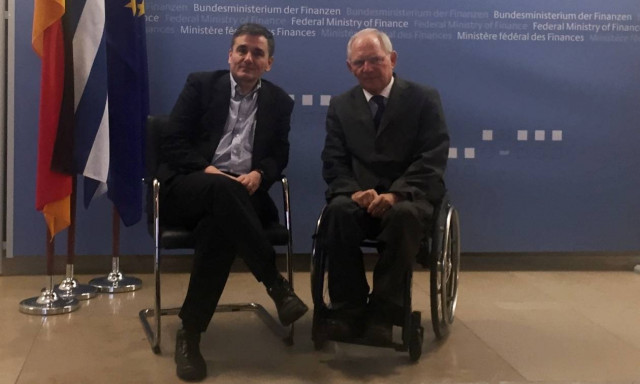 «Σιωπή» μετά την 70λεπτη συνάντηση Τσακαλώτου - Σόιμπλε