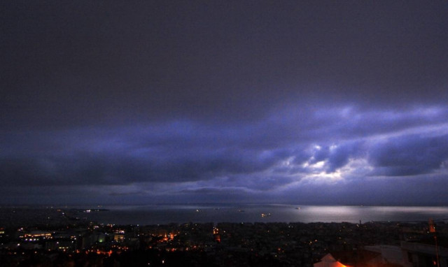 Πλησιάζει το σφοδρό κύμα κακοκαιρίας – Οι περιοχές που θα επηρεαστούν τις επόμενες ώρες (pics)