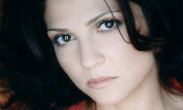 H Ταμίλα Κουλίεβα μιλάει για την παράσταση «Έγκλημα και τιμωρία» (vid)