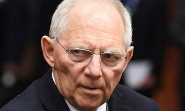 Σόιμπλε:Ευρωπαϊκό φόρο στη βενζίνη για πόρους κατα της προσφυγικής κρίσης