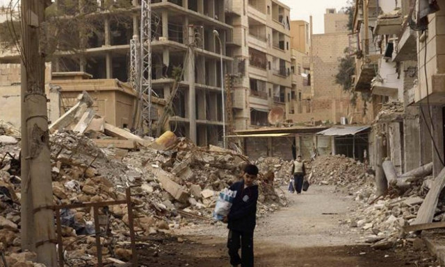 Η πείνα «θερίζει» στην πολιορκούμενη Ντέιρ αλ-Ζορ... το 2015!