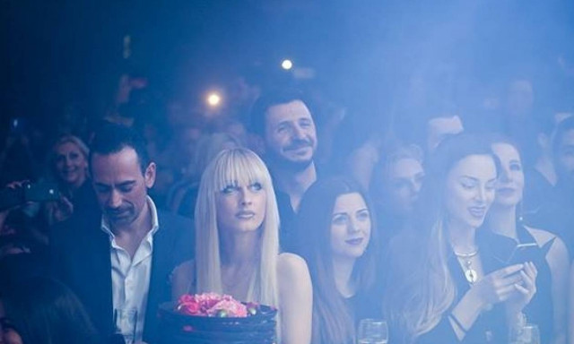 Ούτε Πάολα ούτε Φουρέιρα. Αυτή τραβάει τα βλέμματα στο μαγαζί