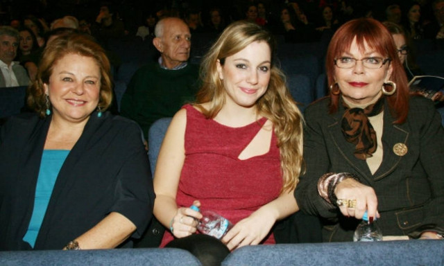 Νόρα Κατσέλη: «Καθαρίζω τις ωραιότερες σκάλες της Ελλάδας»