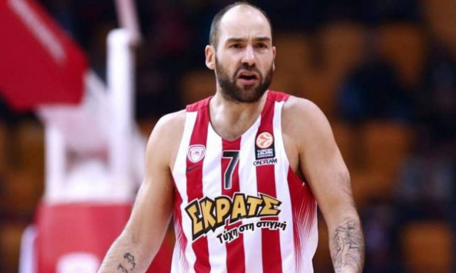 Η επική βουτιά του Σπανούλη που σφυρίχτηκε φάουλ! (video)