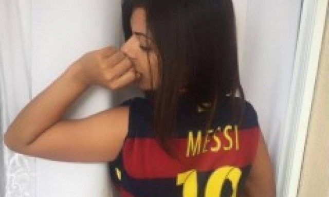 Αγαπάει τόσο πολύ τον Μέσι που τον έβαλε στη μέση…