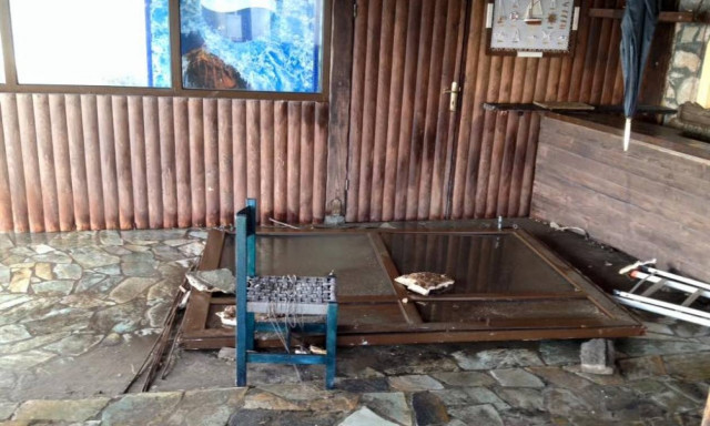 Εγκλωβίστηκαν Ι.Χ. στην Κομοτηνή - Πλημμύρισαν σπίτια, δρόμοι και αυλές