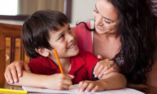 Πώς μπορούν οι γονείς να κάνουν πιο εύκολο το διάβασμα του παιδιού