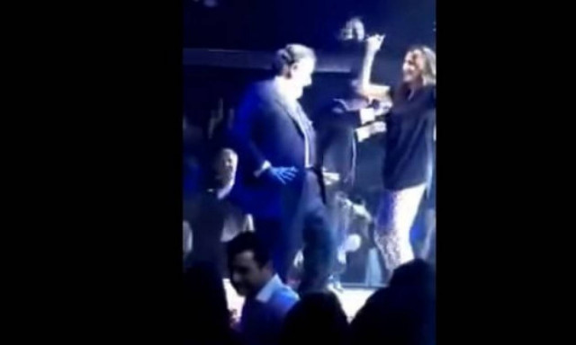 To τσιφτετέλι του Γιάννη Πανούση στα μπουζούκια! (vid)