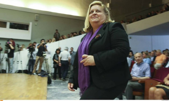 Αμφίπολη: Η Κατερίνα Περιστέρη αρνείται να εγκαταλείψει τον τύμβο Καστά!