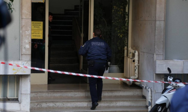 Σοκαριστική εξέλιξη με το πτώμα στην Καλλιθέα - Τον έβαλαν ζωντανό μέσα στον καταψύκτη;