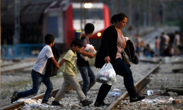 Τα Σκόπια έκλεισαν τα σύνορα για τους πρόσφυγες στην Ειδομένη