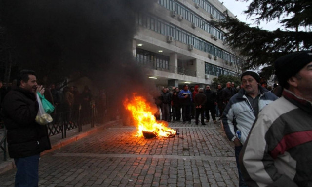 Οι αγρότες απειλούν την κυβέρνηση - Μπλόκα από τον Έβρο μέχρι την Κρήτη