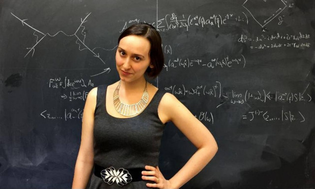 Γνωρίστε την 22χρονη που μπορεί να αναδειχθεί ως η επόμενη "Αϊνστάιν" (Pics & Vids)