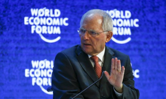 Η στιγμή της αήθους επίθεσης Σόιμπλε στον Τσίπρα: «Είναι η εφαρμογή, ηλίθιε» – Δείτε το βίντεο