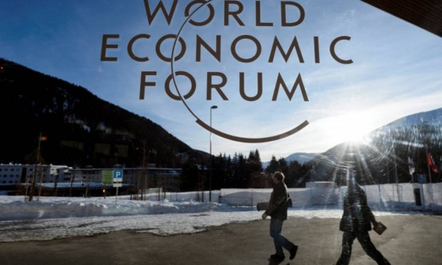 Νταβός: Ο Μανουέλ Βαλς προειδοποιεί για αποσύνθεση της ΕΕ