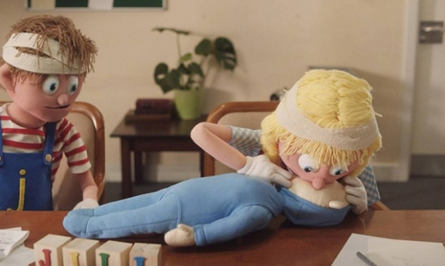 Δείτε πώς γίνεται η καρδιοπνευμονική αναζωογόνηση σε μωρά (βίντεο)