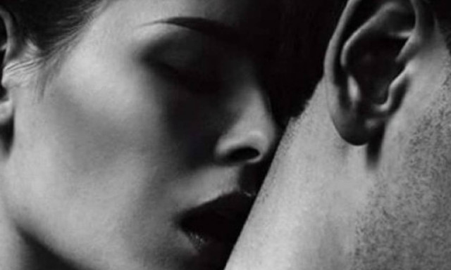 Επτά αναπάντεχα σημεία που μπορείς να τον αγγίξεις και να τον... ξετρελάνεις