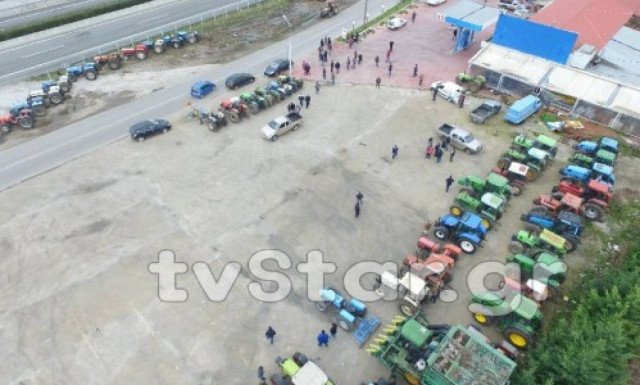 Εντυπωσιακό βίντεο: Το μπλόκο της Λοκρίδας από ψηλά