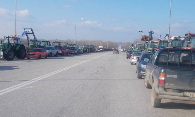 Με «σταυρωμένο αγρότη» τα μπλόκα στον Έβρο (pic)