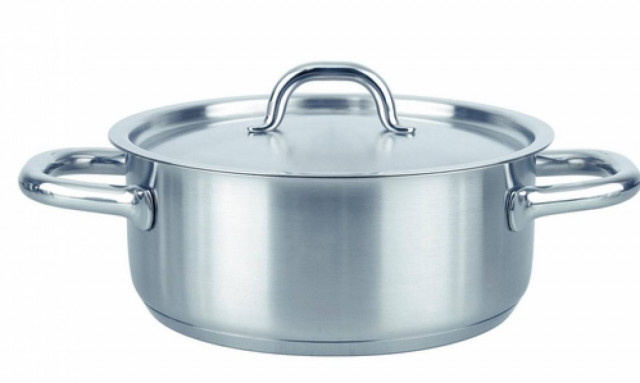 Απίστευτο!Τι μπορείς να κάνεις με μια κατσαρόλα (vid)