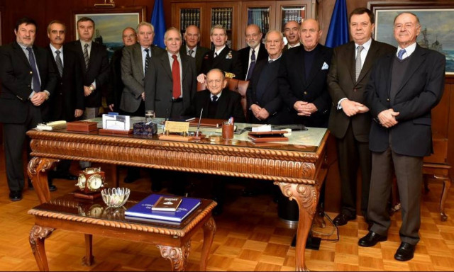 Επίσκεψη πρώην Αρχηγών Στόλου στη Σαλαμίνα (pics)