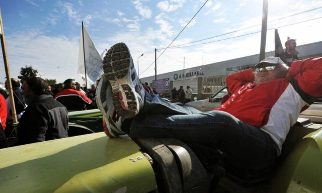 Έκλεισαν τα διόδια Ισθμού οι αγρότες - Από παρακαμπτήριες οδούς η κίνηση των οχημάτων