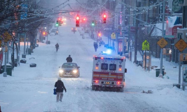 Δείτε τι έγραψε στα χιονισμένα αυτοκίνητα η κορυφαία Ελληνίδα Σεφ στη Νέα Υόρκη, Μαρία Λόη!(photos)