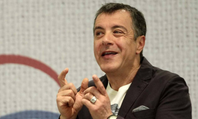 Θεοδωράκης: Το θλιβερό χαρτομάνι για τη φιέστα του ενός χρόνου ΣΥΡΙΖΑ