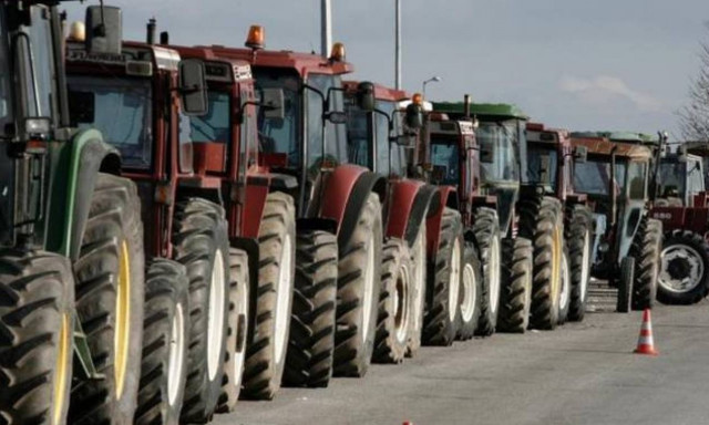 Αγροτικές κινητοποιήσεις: Σε νέους αποκλεισμούς δρόμων προχωρούν οι αγρότες της Άρτας