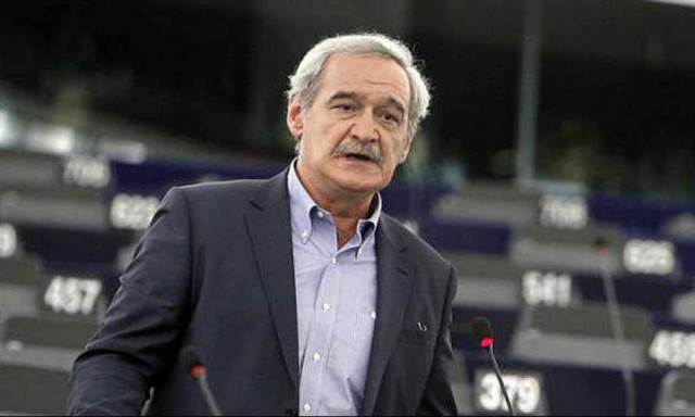 Χουντής: Ληστρικές οι προμήθειες των τραπεζών σε κάρτες και συναλλαγές