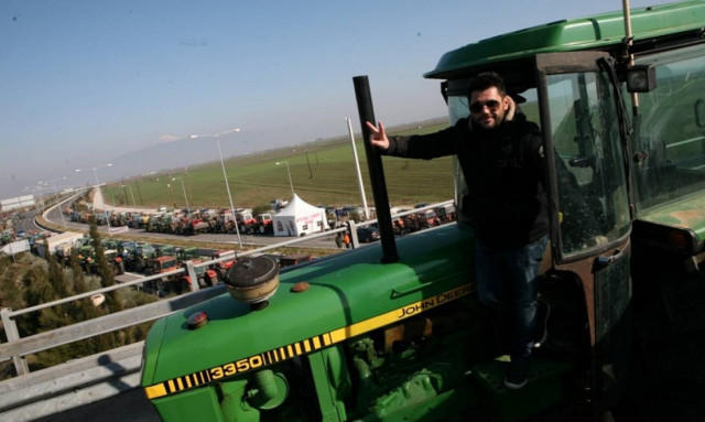 Κλιμακώνουν τις κινητοποιήσεις οι αγρότες - Έριξαν «πόρτα» στον Τσίπρα