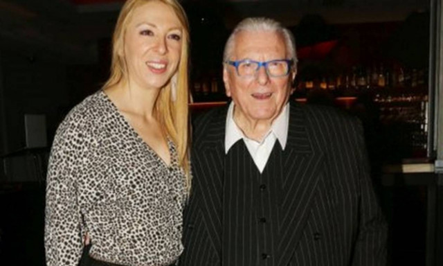 Οι φήμες επιβεβαιώνονται! Ο Κώστας Βουτσάς θα γίνει πατέρας στα 84 του